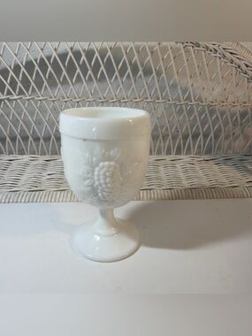 Smith Glass Vintage Milk Glass Pattern Water Goblet 5 3/4" T x 3 1/8" W